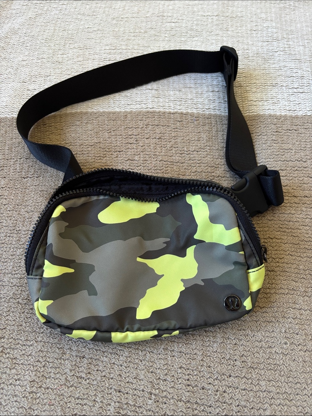 lululemon athletica Green & Olive Camo Belt Bag
